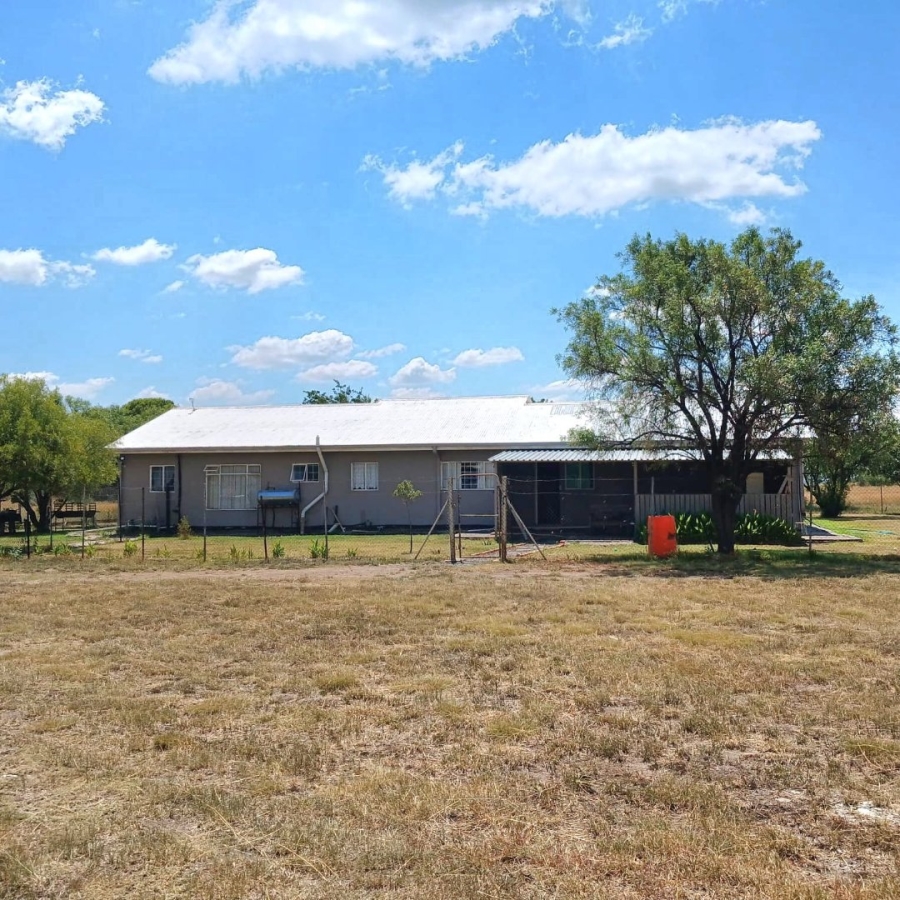 Commercial Property for Sale in Roodewal Free State
